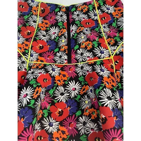 Veronica Beard Red Scuba Hothouse Floral Skirt Size 4 - Picture 7 of 9